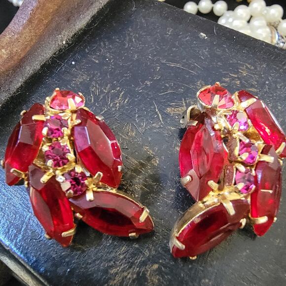 Red and Pink Gem Cluster Vintage Clip-On Earrings - Picture 1 of 8